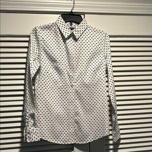 Banana Republic cute black and white tailored blouse. Size 8.